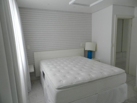 Imagem Imóvel com 3 Quartos à Venda, 200 m² em Centro - Balneário Camboriú Imagem Imóvel com 3 Quartos à Venda, 200 m² em Centro - Balneário Camboriú