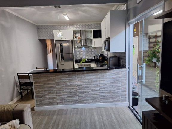 Imagem Casa com 2 Quartos à Venda, 100 m²
