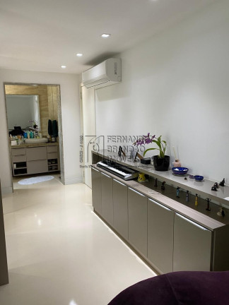 Imagem Imóvel com 4 Quartos à Venda, 335 m² em Barra Da Tijuca - Rio De Janeiro Imagem Imóvel com 4 Quartos à Venda, 335 m² em Barra Da Tijuca - Rio De Janeiro