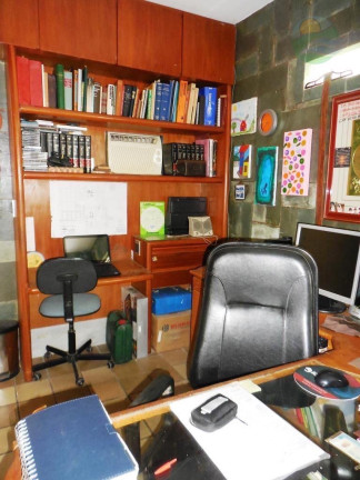 Imagem Casa com 5 Quartos à Venda, 300 m² Imagem Casa com 5 Quartos à Venda, 300 m²