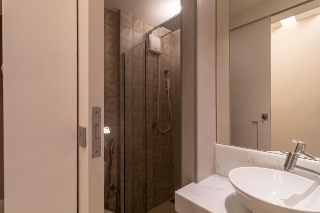 Imagem Apartamento com 1 Quarto à Venda, 64 m² em Copacabana - Rio De Janeiro Imagem Apartamento com 1 Quarto à Venda, 64 m² em Copacabana - Rio De Janeiro