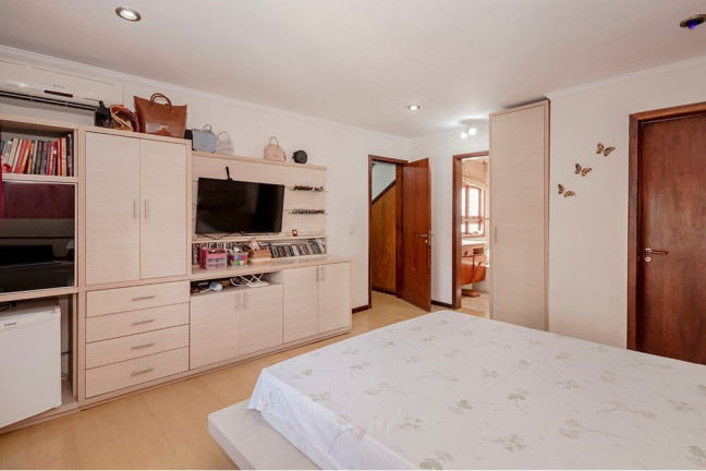 Imagem Casa com 8 Quartos à Venda, 430 m² em Partenon - Porto Alegre Imagem Casa com 8 Quartos à Venda, 430 m² em Partenon - Porto Alegre