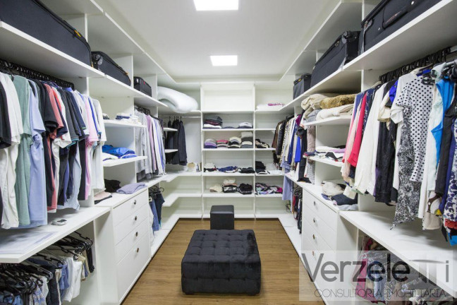 Imagem Casa com 5 Quartos à Venda, 700 m² em Centro - Camboriú Imagem Casa com 5 Quartos à Venda, 700 m² em Centro - Camboriú