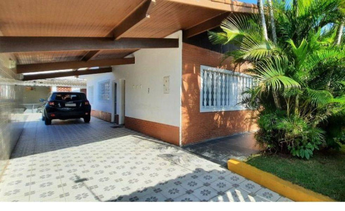 Imagem Casa com 4 Quartos à Venda, 479 m² em Florida - Peruíbe Imagem Casa com 4 Quartos à Venda, 479 m² em Florida - Peruíbe