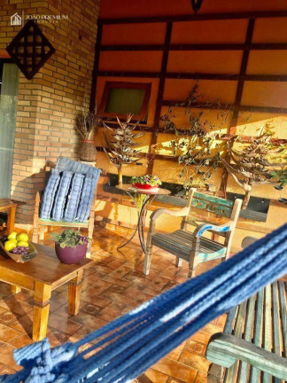 Imagem Chácara com 4 Quartos à Venda, 600 m² em Chácaras Cataguá - Taubaté