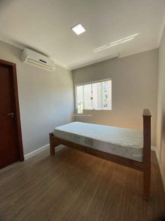 Imagem Casa com 3 Quartos à Venda, 200 m² em Colina De Laranjeiras - Serra