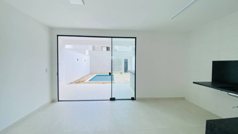 Imagem Casa com 3 Quartos à Venda, em Santa Mônica - Feira De Santana Imagem Casa com 3 Quartos à Venda, em Santa Mônica - Feira De Santana