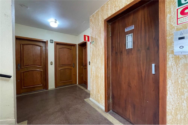 Imagem Apartamento com 3 Quartos à Venda, 92 m² em Santana - Porto Alegre Imagem Apartamento com 3 Quartos à Venda, 92 m² em Santana - Porto Alegre