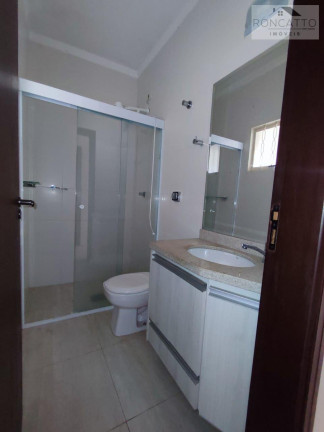 Imagem Casa com 3 Quartos à Venda, 300 m²