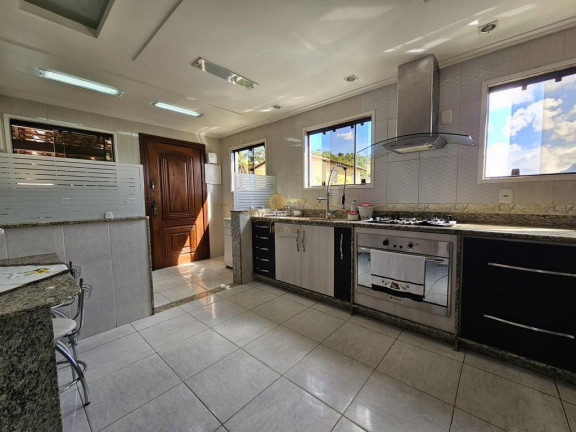 Imagem Casa com 3 Quartos à Venda, 265 m² em Várzea - Teresópolis Imagem Casa com 3 Quartos à Venda, 265 m² em Várzea - Teresópolis