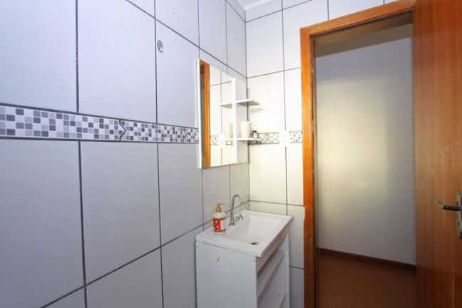 Imagem Imóvel com 4 Quartos à Venda, 77 m² em Teresópolis - Porto Alegre Imagem Imóvel com 4 Quartos à Venda, 77 m² em Teresópolis - Porto Alegre