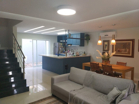 Imagem Sobrado com 3 Quartos à Venda, 215 m² em Centro - Balneário Camboriú