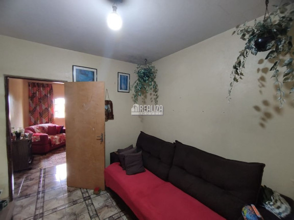 Imagem Casa com 2 Quartos à Venda, 300 m² em Nossa Senhora Da Abadia - Uberaba Imagem Casa com 2 Quartos à Venda, 300 m² em Nossa Senhora Da Abadia - Uberaba