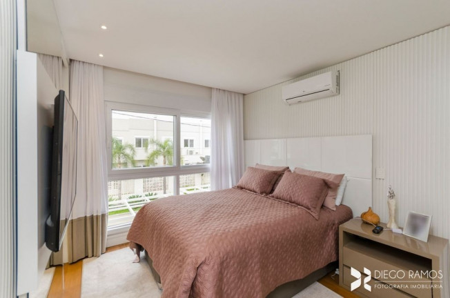 Imagem Casa com 2 Quartos à Venda, 120 m² em Vila Nova - Porto Alegre Imagem Casa com 2 Quartos à Venda, 120 m² em Vila Nova - Porto Alegre