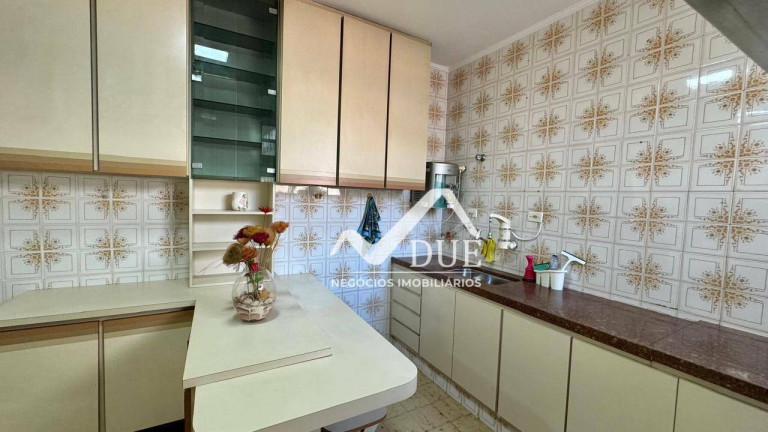Imagem Casa com 3 Quartos à Venda, 142 m² em Encruzilhada - Santos Imagem Casa com 3 Quartos à Venda, 142 m² em Encruzilhada - Santos