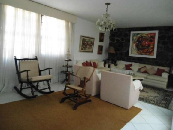 Imagem Casa com 4 Quartos à Venda, em Itaigara - Salvador Imagem Casa com 4 Quartos à Venda, em Itaigara - Salvador