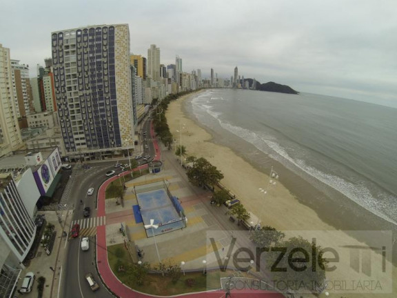 Imagem Apartamento com 4 Quartos para Temporada, 180 m² em Centro - Balneário Camboriú Imagem Apartamento com 4 Quartos para Temporada, 180 m² em Centro - Balneário Camboriú