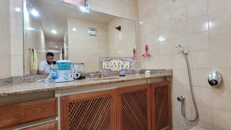 Imagem Apartamento com 3 Quartos à Venda, 133 m² em Laranjeiras - Rio De Janeiro Imagem Apartamento com 3 Quartos à Venda, 133 m² em Laranjeiras - Rio De Janeiro