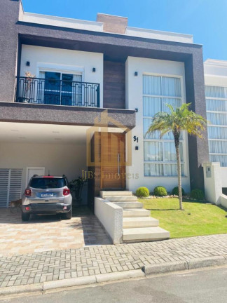 Casa com 3 Quartos à Venda, 243 m² em Santa Felicidade - Curitiba