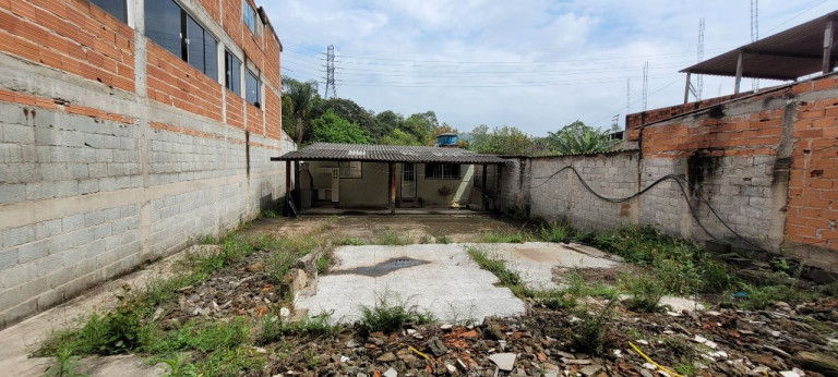Imagem Imóvel com 2 Quartos à Venda, 650 m² em Jardim Itacolomi - Itapevi Imagem Imóvel com 2 Quartos à Venda, 650 m² em Jardim Itacolomi - Itapevi