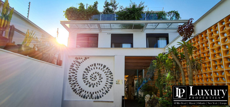 Imagem Casa com 4 Quartos à Venda,  em Vila Ipojuca - São Paulo