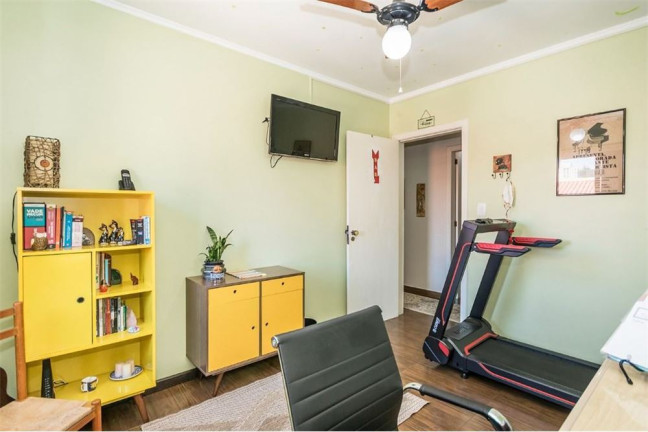 Imagem Casa com 4 Quartos à Venda, 525 m² em Jardim Sabará - Porto Alegre Imagem Casa com 4 Quartos à Venda, 525 m² em Jardim Sabará - Porto Alegre