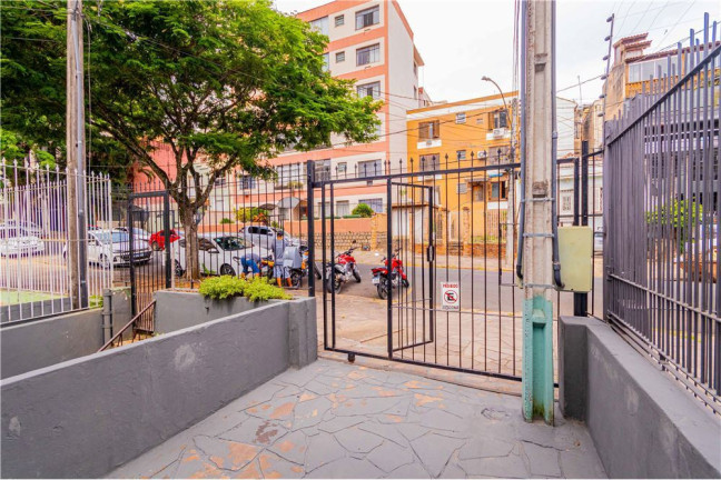 Imagem Casa com 4 Quartos à Venda, 98 m² em Petrópolis - Porto Alegre Imagem Casa com 4 Quartos à Venda, 98 m² em Petrópolis - Porto Alegre
