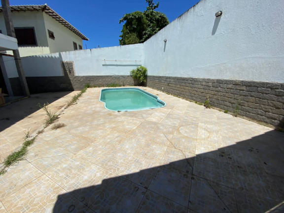 Imagem Casa com 3 Quartos à Venda, 257 m² em Centro - Araruama