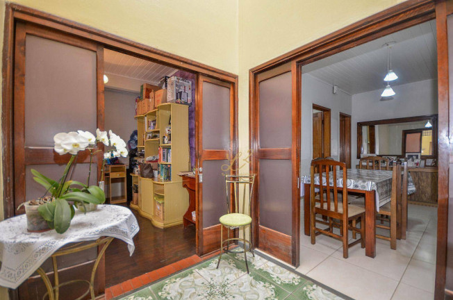 Imagem Casa com 4 Quartos à Venda, 193 m² em água Verde - Curitiba Imagem Casa com 4 Quartos à Venda, 193 m² em água Verde - Curitiba