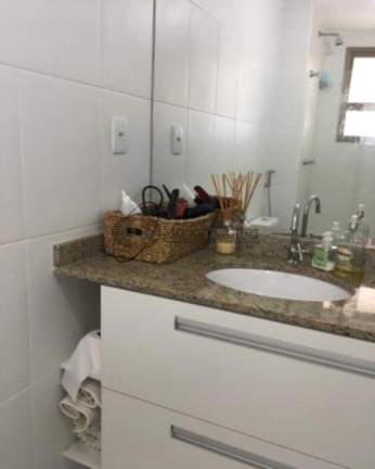 Imagem Imóvel com 2 Quartos à Venda, 115 m² em Vital Brasil - Niterói Imagem Imóvel com 2 Quartos à Venda, 115 m² em Vital Brasil - Niterói