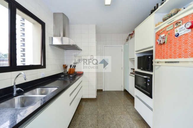 Imagem Imóvel com 3 Quartos à Venda, 226 m² em Vila Suzana - São Paulo