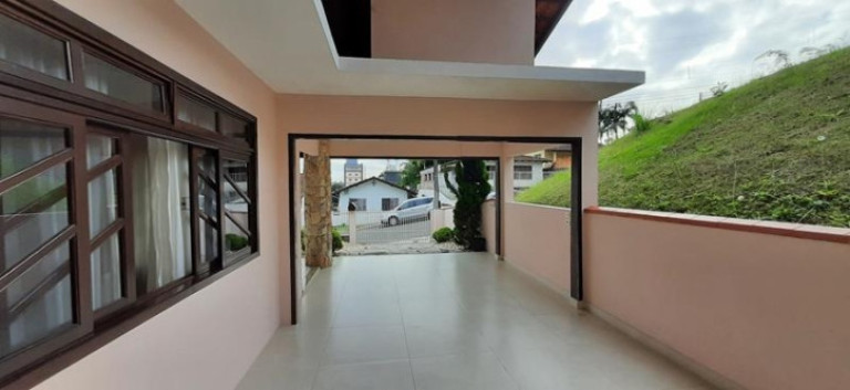 Imagem Sobrado com 4 Quartos à Venda, 269 m² em Santa Catarina - Joinville Imagem Sobrado com 4 Quartos à Venda, 269 m² em Santa Catarina - Joinville