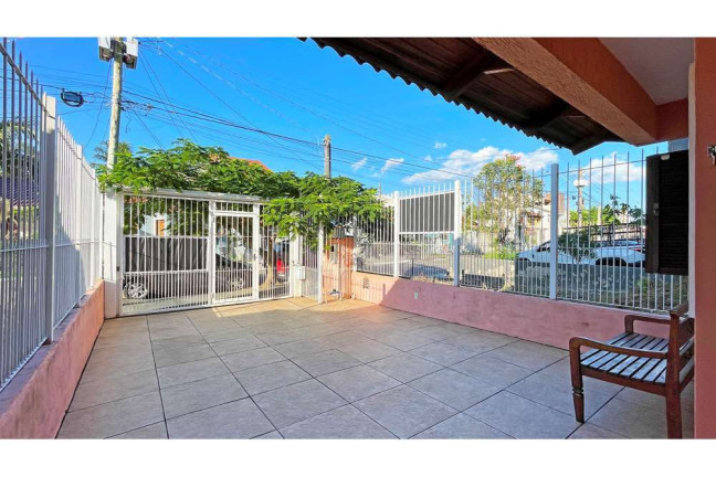 Imagem Casa com 3 Quartos à Venda,  em Aberta Dos Morros - Porto Alegre