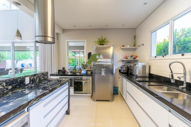 Imagem Casa com 3 Quartos à Venda, 313 m²