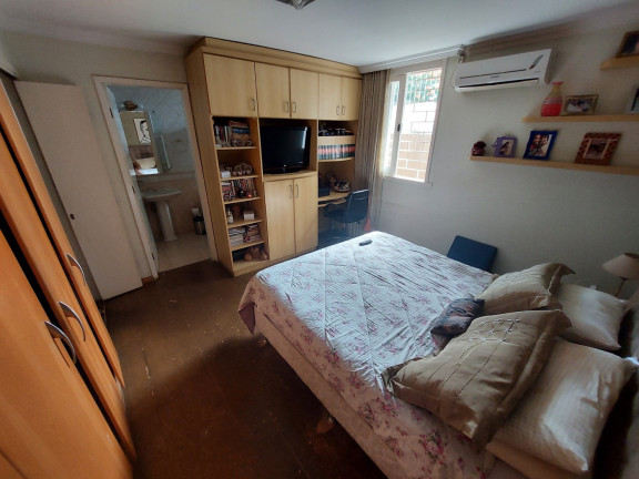 Imagem Casa com 3 Quartos à Venda, 252 m² em Jardim Social - Curitiba Imagem Casa com 3 Quartos à Venda, 252 m² em Jardim Social - Curitiba
