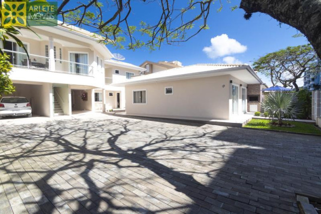 Imagem Casa com 3 Quartos para Alugar ou Temporada, 100 m² em Centro - Bombinhas Imagem Casa com 3 Quartos para Alugar ou Temporada, 100 m² em Centro - Bombinhas