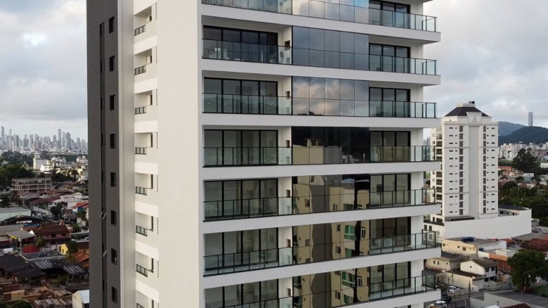 Imagem Apartamento com 2 Quartos à Venda, 79 m² em Centro - Camboriú