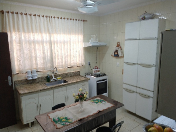 Imagem Casa com 3 Quartos à Venda, 260 m² em Bauru Imagem Casa com 3 Quartos à Venda, 260 m² em Bauru