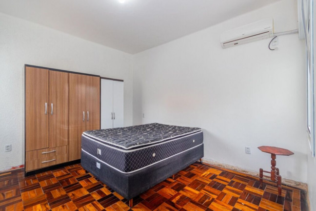 Imagem Imóvel com 1 Quarto à Venda, 46 m² em São João - Porto Alegre Imagem Imóvel com 1 Quarto à Venda, 46 m² em São João - Porto Alegre