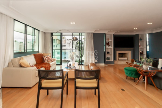 Imagem Apartamento com 3 Quartos à Venda, 235 m² em Moema - São Paulo