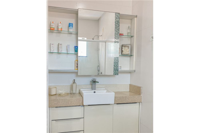 Imagem Casa com 4 Quartos à Venda, 284 m² em Centro - Balneário Camboriú Imagem Casa com 4 Quartos à Venda, 284 m² em Centro - Balneário Camboriú