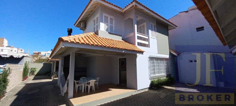 Casa com 2 Quartos para Temporada, 90 m² em Canasvieiras - Florianópolis