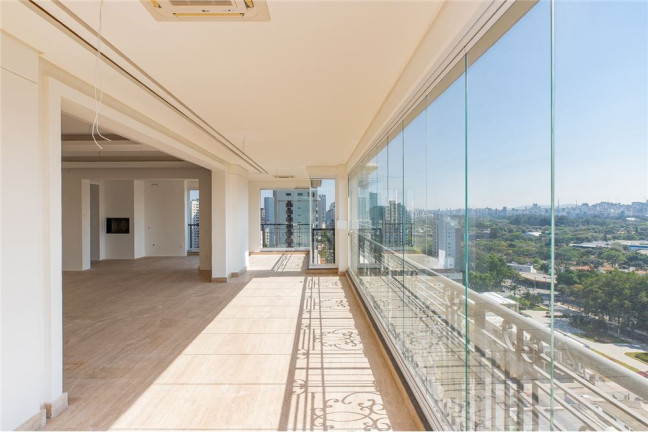 Imagem Imóvel com 3 Quartos à Venda, em Moema - São Paulo Imagem Imóvel com 3 Quartos à Venda, em Moema - São Paulo