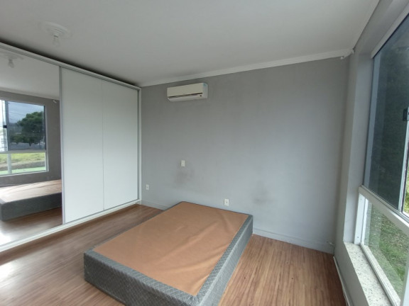Imagem Sobrado com 2 Quartos à Venda, 110 m² em Areias - Camboriú Imagem Sobrado com 2 Quartos à Venda, 110 m² em Areias - Camboriú