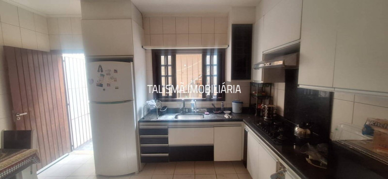 Imagem Casa com 2 Quartos à Venda, 125 m² em Parque Pinheiros - Taboão Da Serra