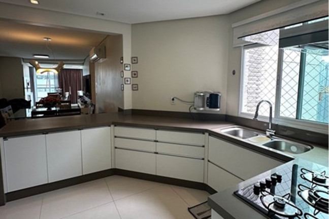 Imagem Imóvel com 3 Quartos à Venda, 136 m² em Centro - Balneário Camboriú Imagem Imóvel com 3 Quartos à Venda, 136 m² em Centro - Balneário Camboriú