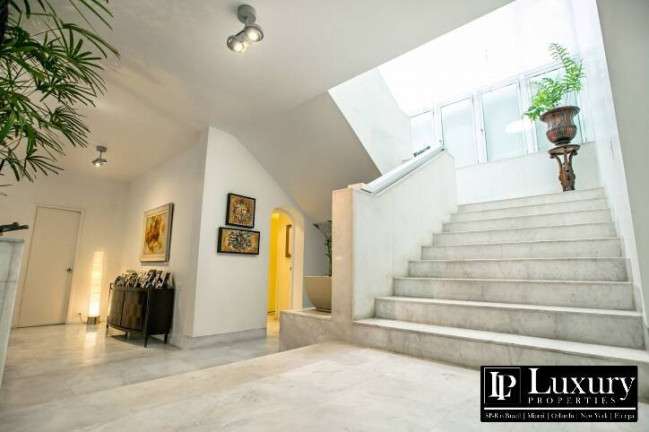 Imagem Casa com 5 Quartos à Venda, 904 m² em Jardim Europa - São Paulo Imagem Casa com 5 Quartos à Venda, 904 m² em Jardim Europa - São Paulo
