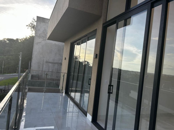 Imagem Sobrado com 4 Quartos à Venda, 270 m² em Condomínio Do Lago - Goiânia Imagem Sobrado com 4 Quartos à Venda, 270 m² em Condomínio Do Lago - Goiânia