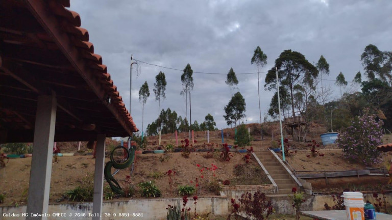 Imagem Chácara com 3 Quartos à Venda, 170 m² em Pocinhos Do Rio Verde - Caldas Imagem Chácara com 3 Quartos à Venda, 170 m² em Pocinhos Do Rio Verde - Caldas