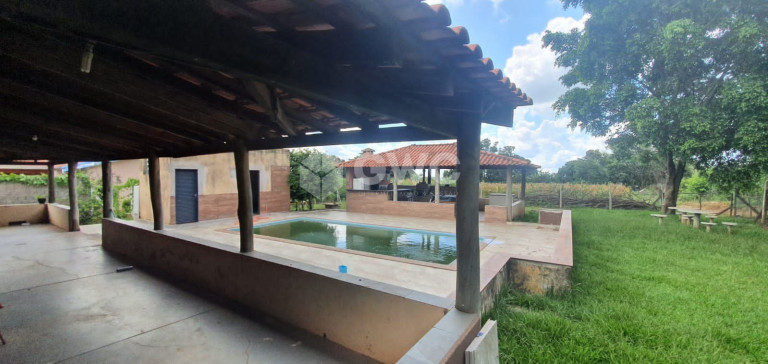 Imagem Imóvel com 3 Quartos à Venda,  em Centro (padre Nóbrega) - Marília